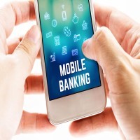 Bank w telefonie. Na co trzeba uważać?
