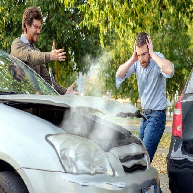 Wypadek a kolizja: czym się różnią?