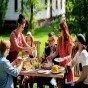 Efektowna dekoracja stołu na rodzinny obiad