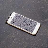 Ile kosztuje naprawa zalanego telefonu?